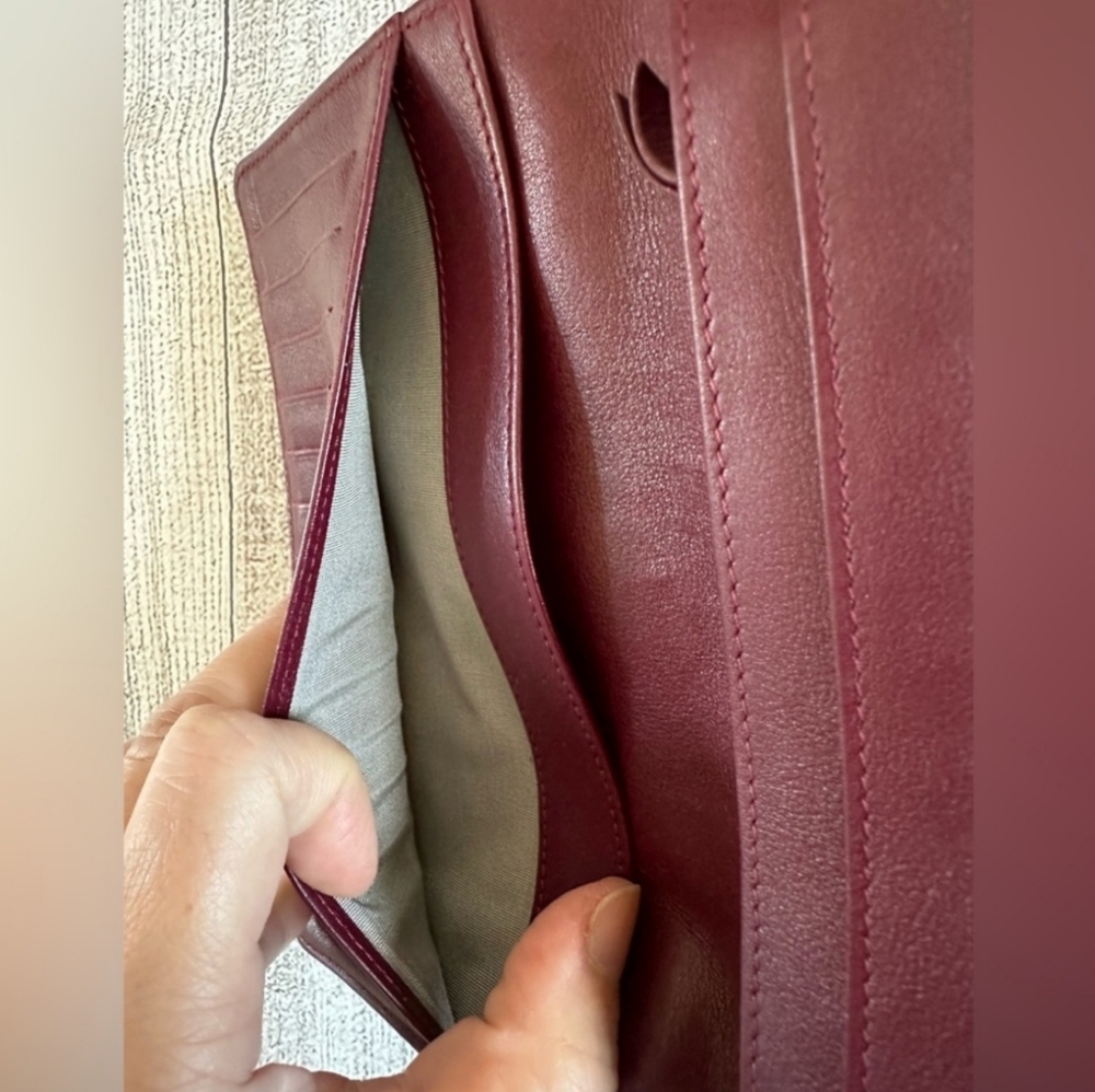 Chanel Rare Burgundy Yen Wallet - Vintage Patent Leather EUC - Picture 7 of 13
